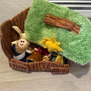 Plush Nativity Set with Green Blanket kids toy Robert Stanley 2013